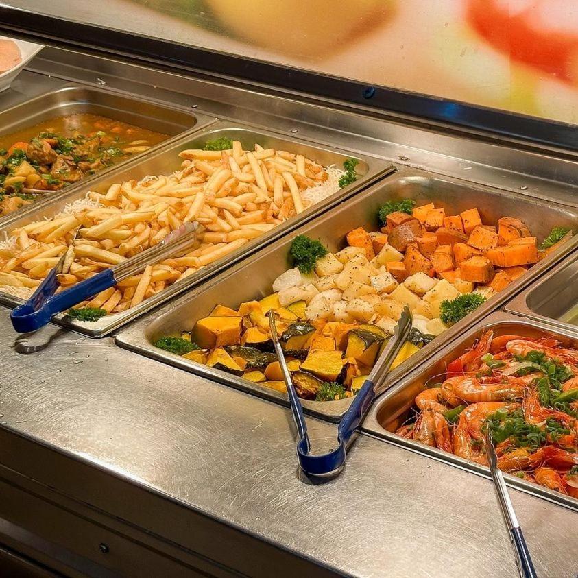 Acacia Court Hotel Cairns Ngoại thất bức ảnh