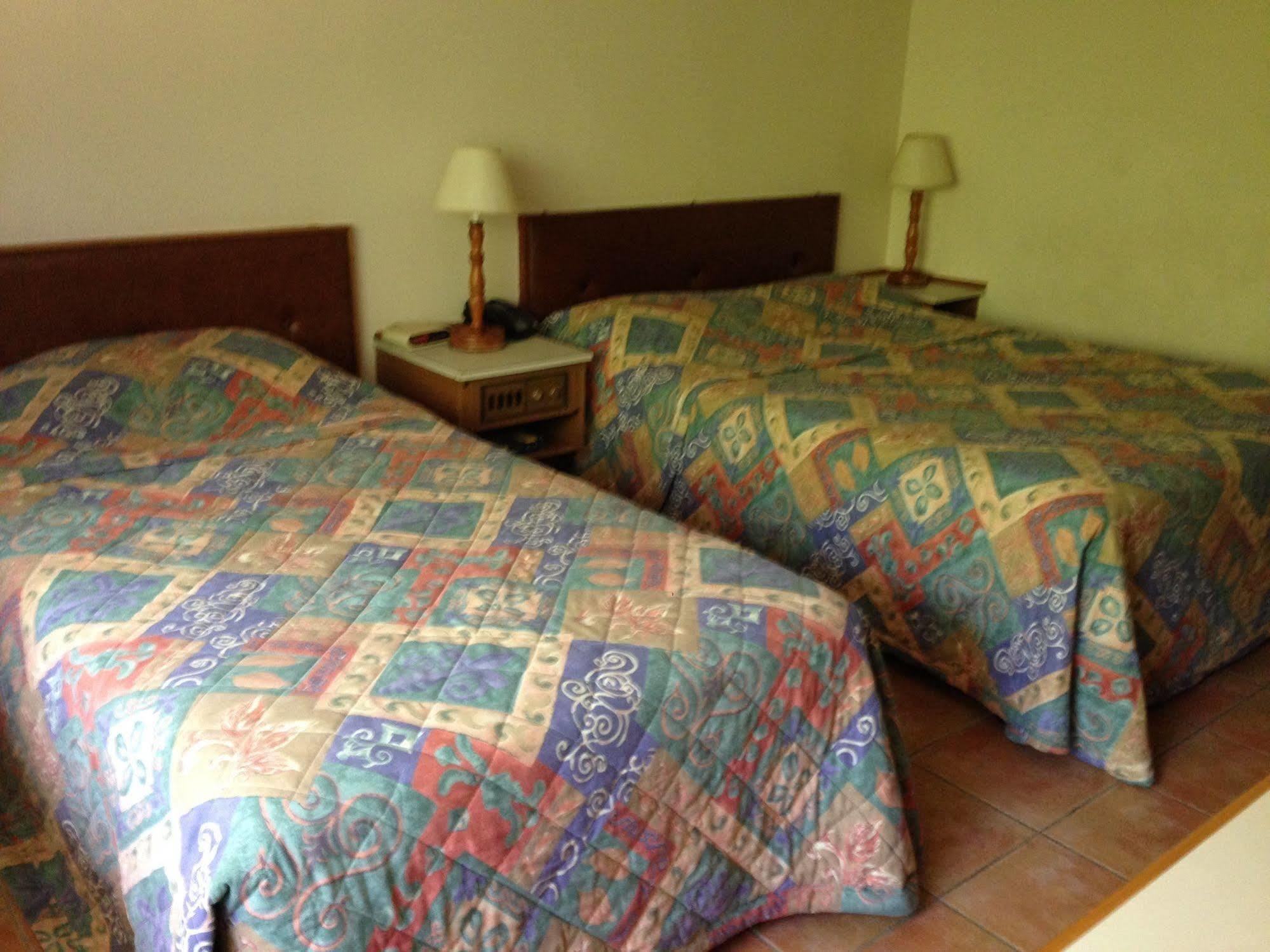 Acacia Court Hotel Cairns Ngoại thất bức ảnh