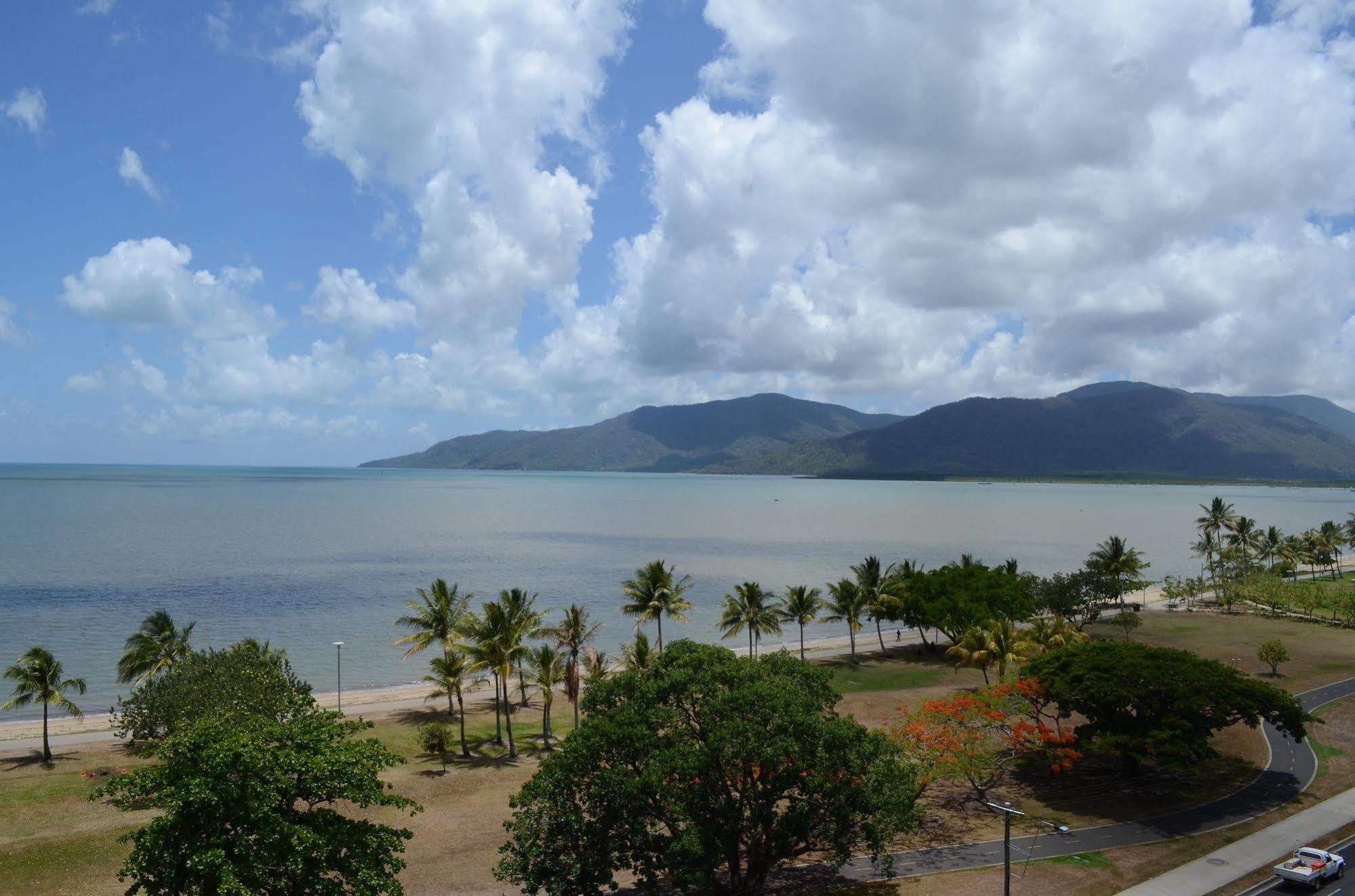 Acacia Court Hotel Cairns Ngoại thất bức ảnh