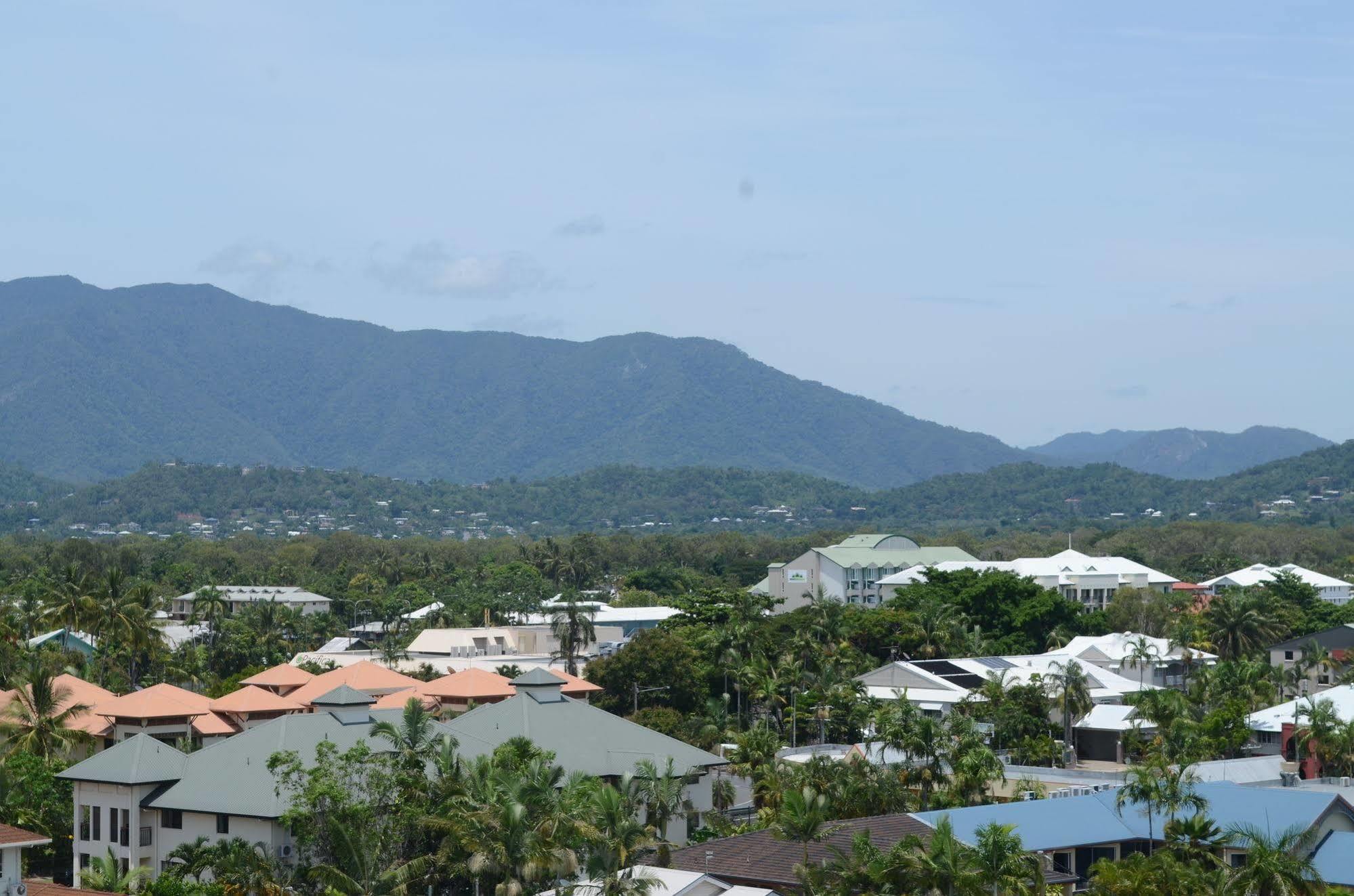 Acacia Court Hotel Cairns Ngoại thất bức ảnh